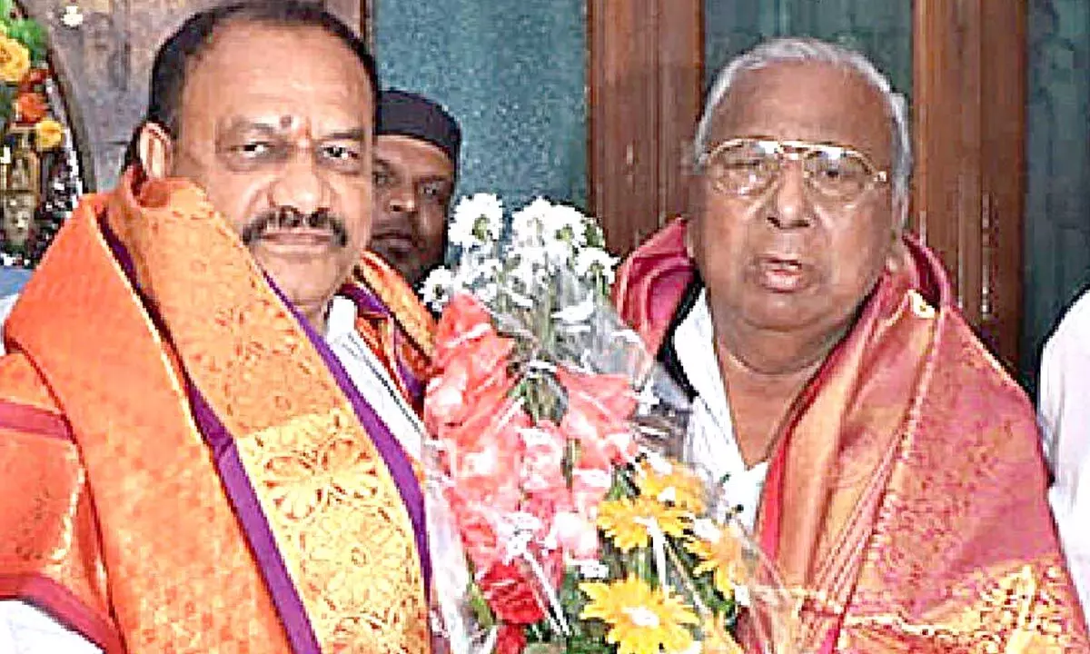 VH questions BJP’s role in ‘TG armed struggle’