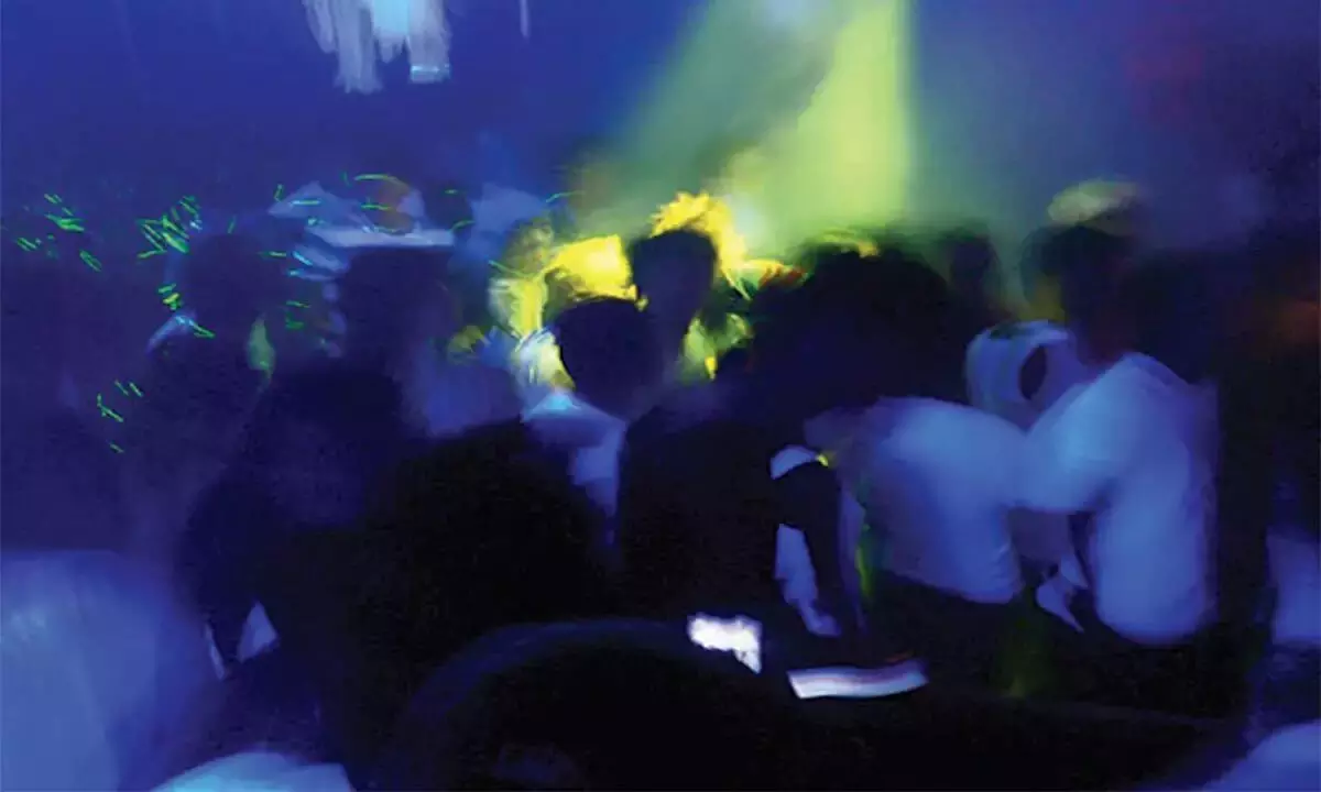 Cops bust rave party, 26 held