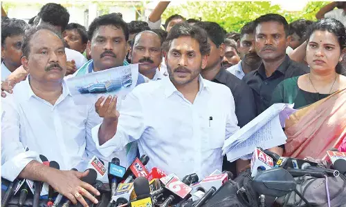 Jagan slams CM for alleging plot behind boat mishap