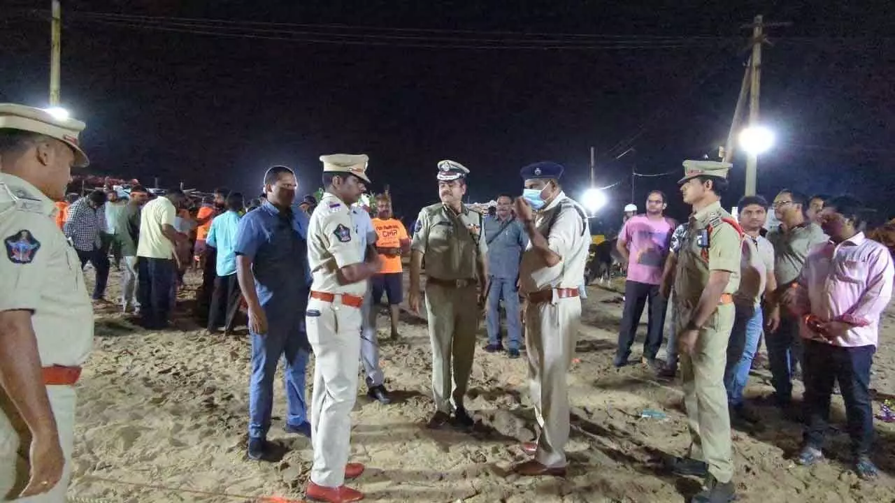 City Police Commissioner Shanka Brata Bagchi monitoring immersion exercise at the beach road in Visakhapatnam