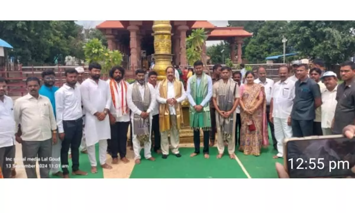 Agriculture Minister Tummala Nageswara Rao Visits Jogulamba Temple Along with Dr. SA Sampath Kumar