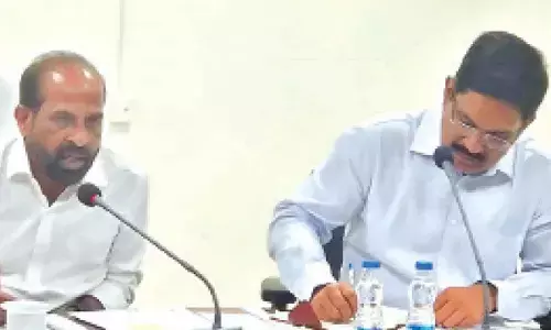 Minister Y Satya Kumar Yadav addressing a meeting at the Secretariat on Thursday. Special Chief Secretary, Medical and Health MT Krishna Babu is also seen