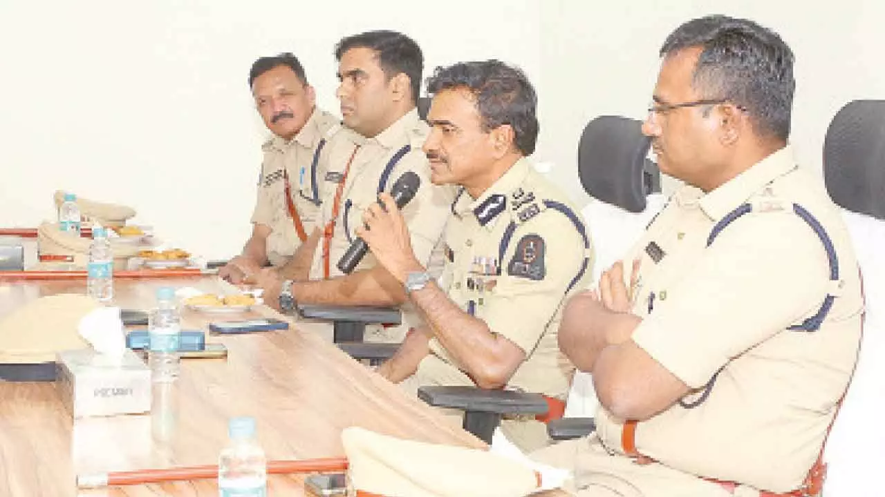 Hyd CP reviews security for Ganesh, Milad-un-Nabi festivities