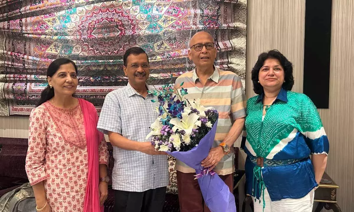 Delhi CM Arvind Kejriwal, along with his wife, visits his counsel and Senior Advocate Dr. Abhishek Manu Singhvi, expressing his gratitude for the latters counsel and support.