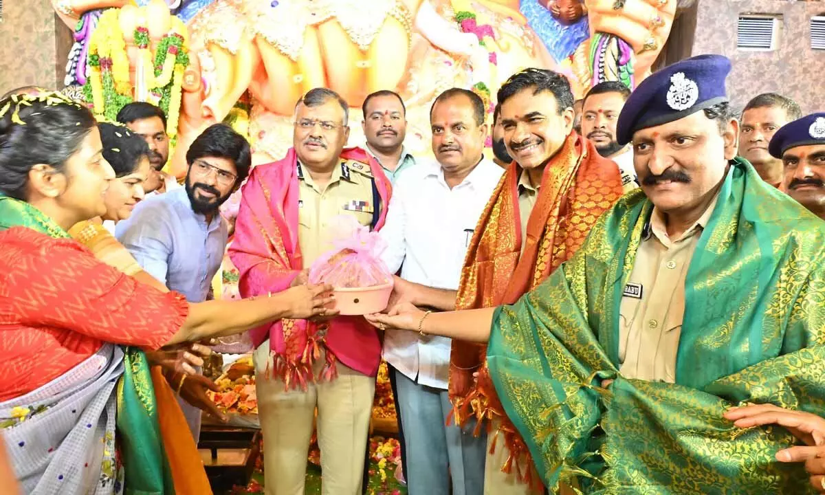 Hyderabad Prepares for Grand Ganesh Idols Procession: Final Inspections Conducted