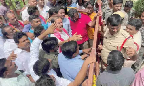 Cops foil BRS leaders’ bid to stage protests