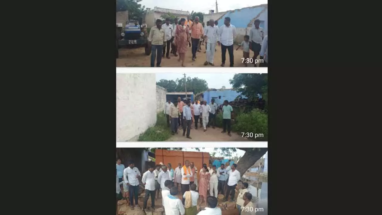 BJP District Leaders Visit Chinnonipalli Submerged Village on MP DK Arunas Orders