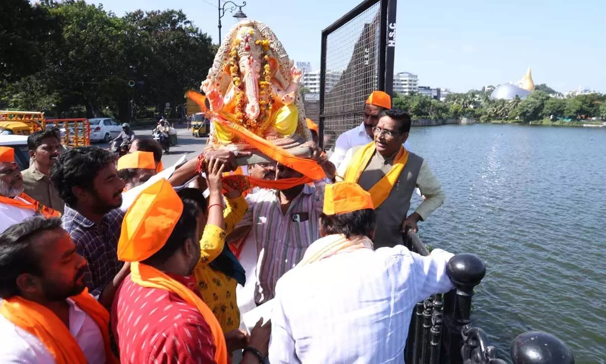 BGUS squeals at Ganesh idols’ immersion curbs on Tank Bund