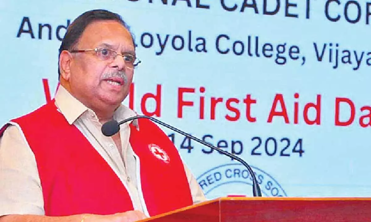 BVS Kumar, State Coordinator of Blood Banks & Projects of AP Red Cross, addressing the NCC cadets and students in Vijayawada