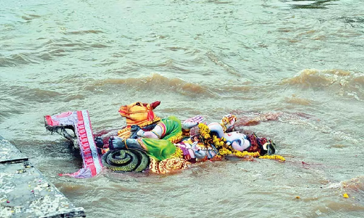 Hundreds of Ganesh idols immersed