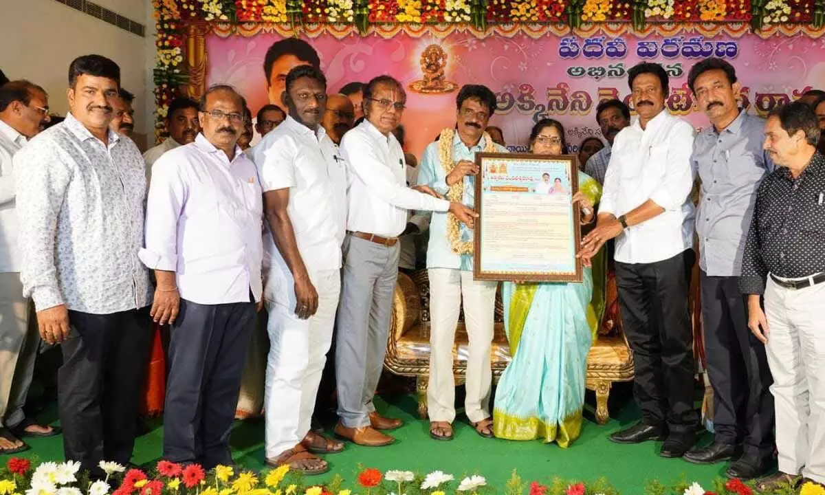 Akkineni Venkateswara Rao being felicitated on retirement