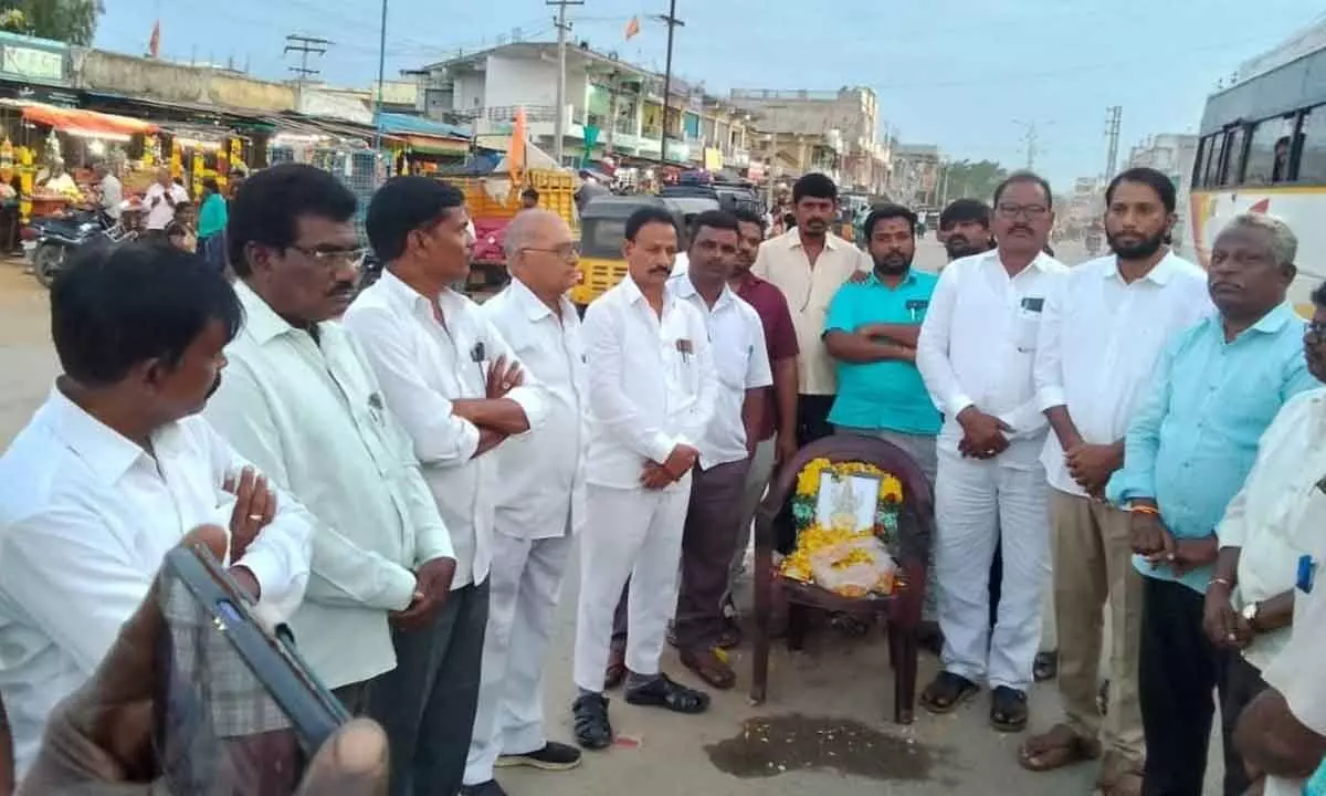 World Barbers Day Celebrated by Nayi Brahmin Community in Aiza.