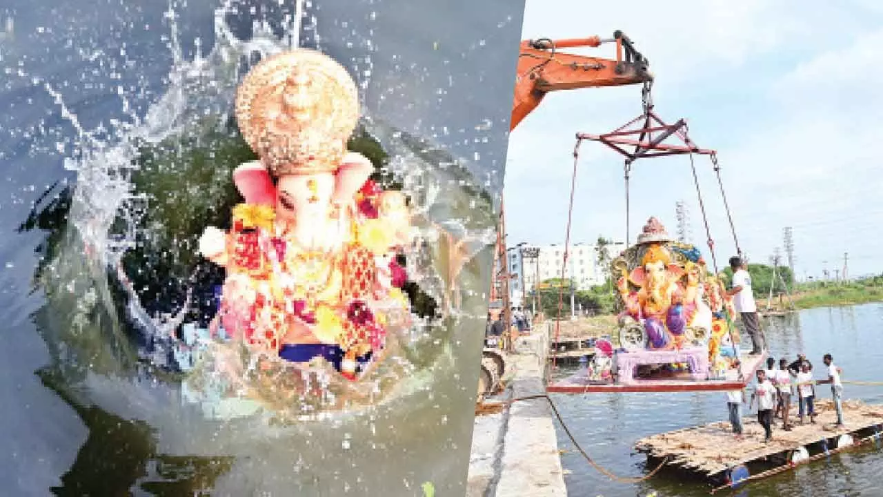 Warangal: Fanfare marks Ganesh nimajjanam