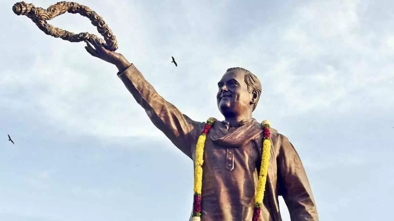 Stung by installation near Sectt, BRS vows to relocate Rajiv Gandhi statue