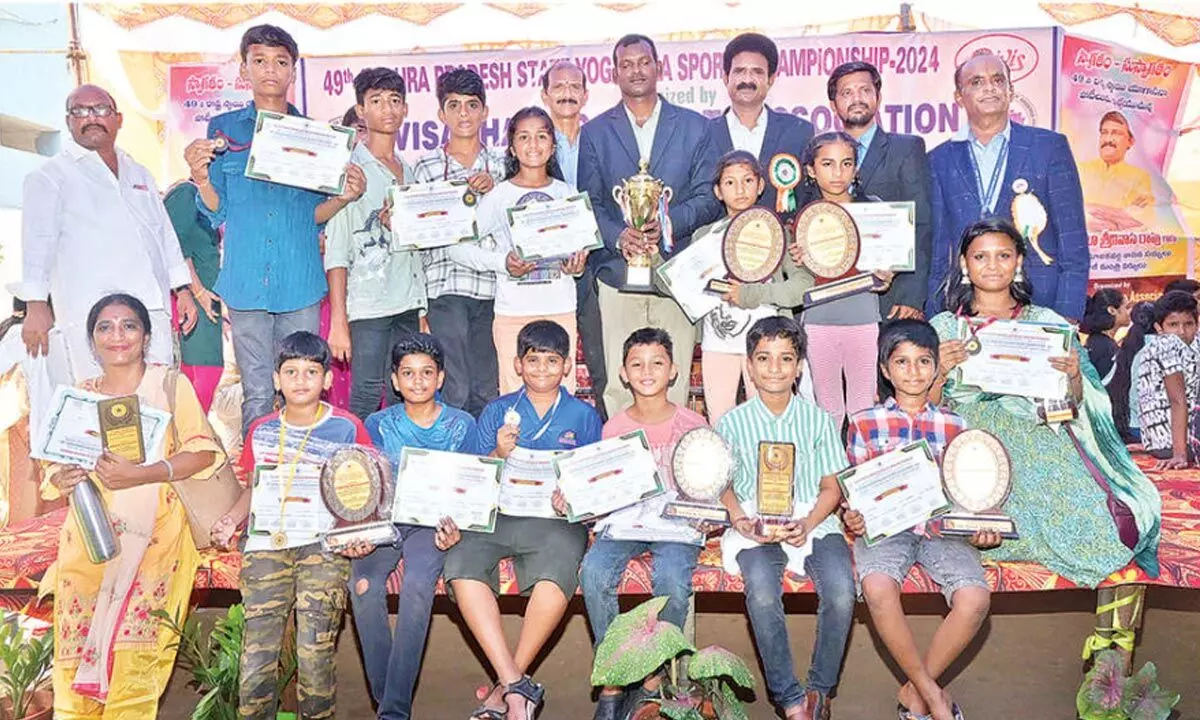 Kurnool dist bags 3rd place in State-level yoga competition