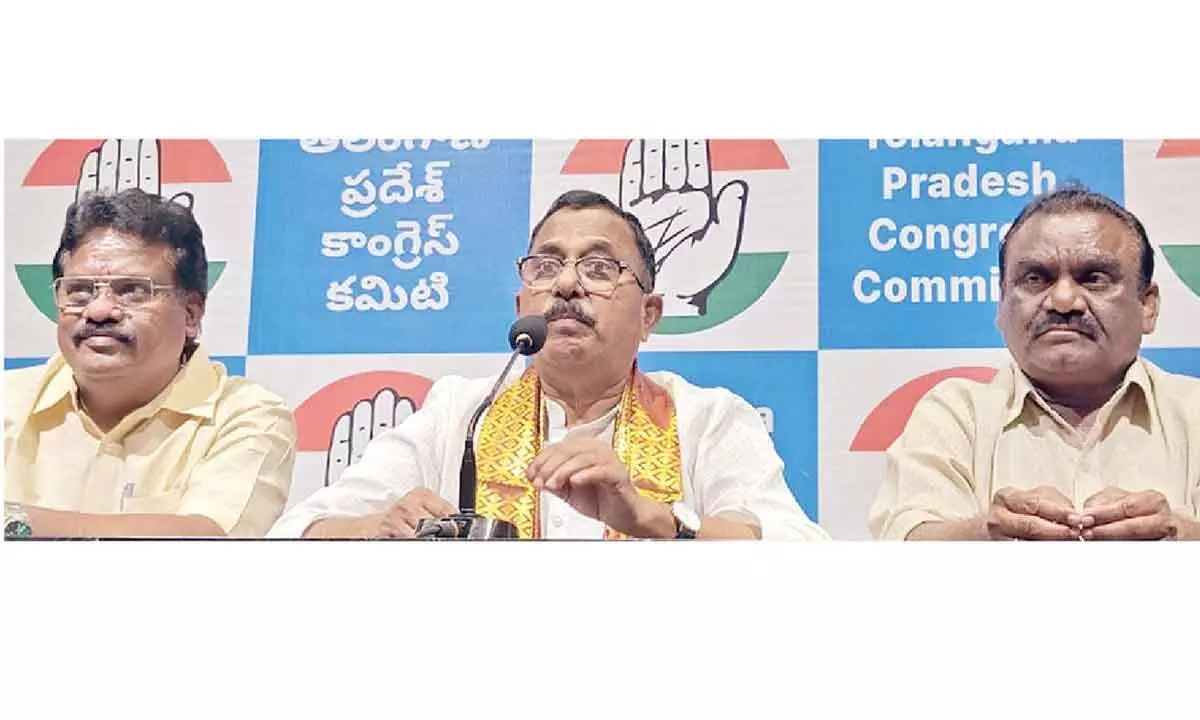 Cong questions BJP decision to boycott Praja Palana Day fete