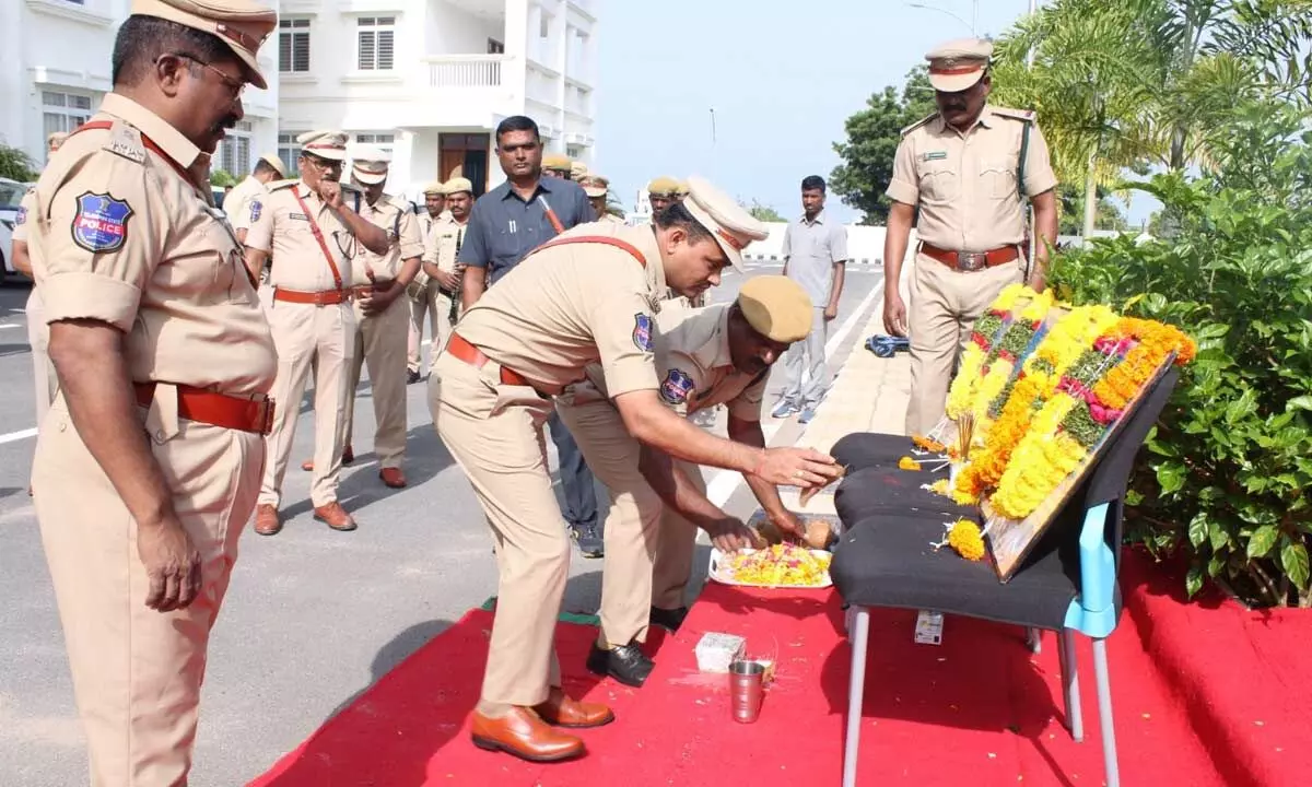 National Flag Hoisted by District SP on The Occation Of Telangana Praja Palana Dinotsavam