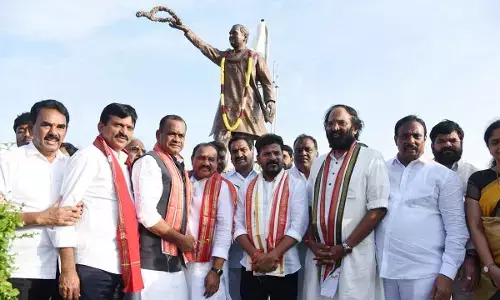 Slugfest over Rajiv statue turns bitter