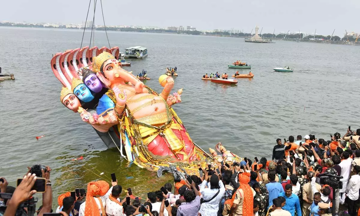 Hyderabad: Cynosure of all eyes, Bada Ganesh