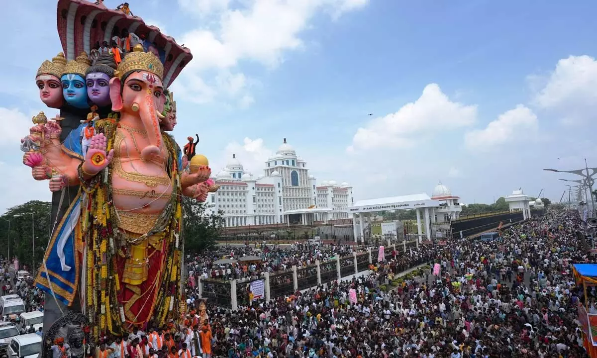 Hyderabad bids adieu to Lord Ganesha