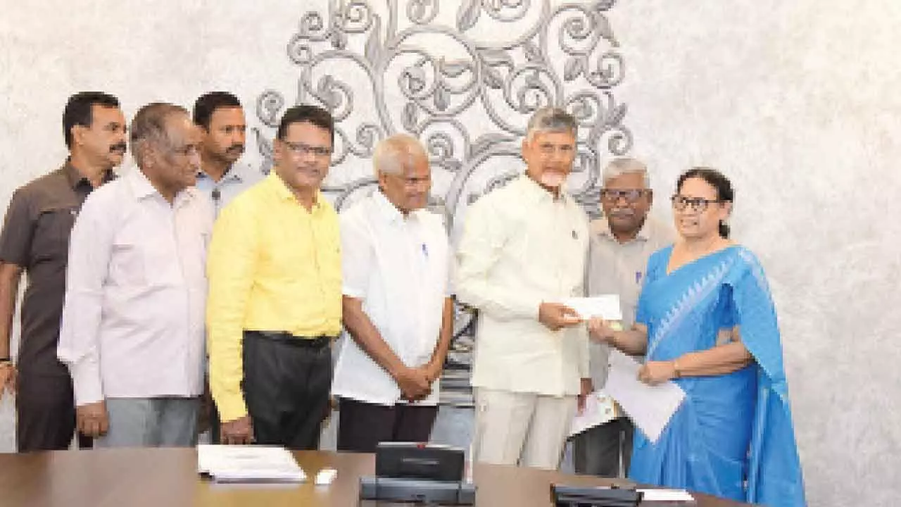 MAARPU Trust donates  Rs 3L for CM Relief Fund