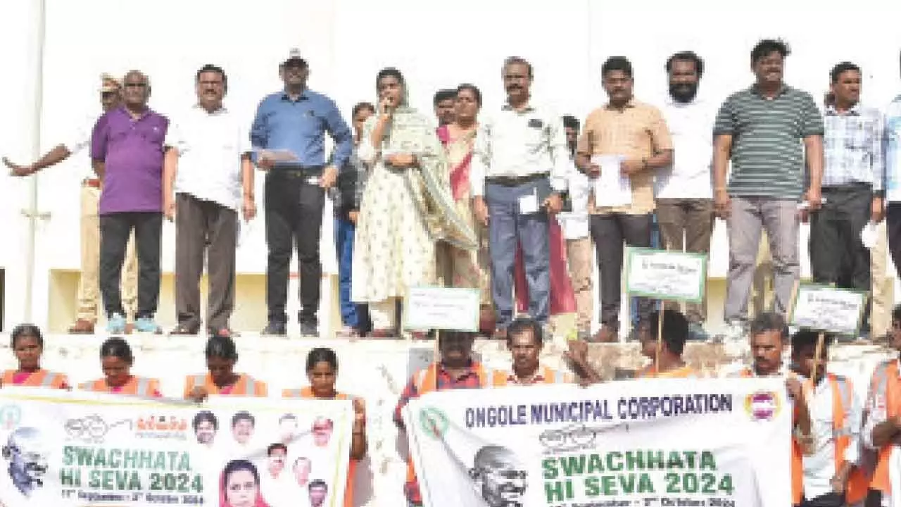 Collector begins  ‘Swachhata Hi Seva’ campaign