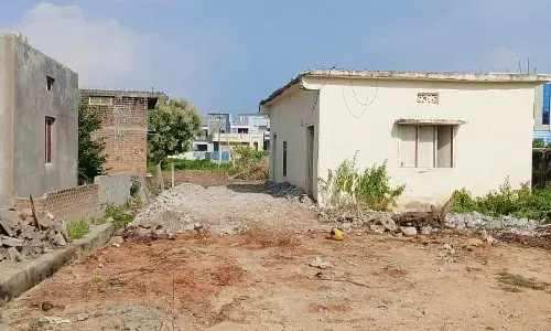 Women’s Fed building demolished for laying road