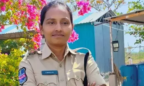 District SP T. Srinivas Rao, IPS, Expresses Condolences on the Death of Woman Constable in Road Accident