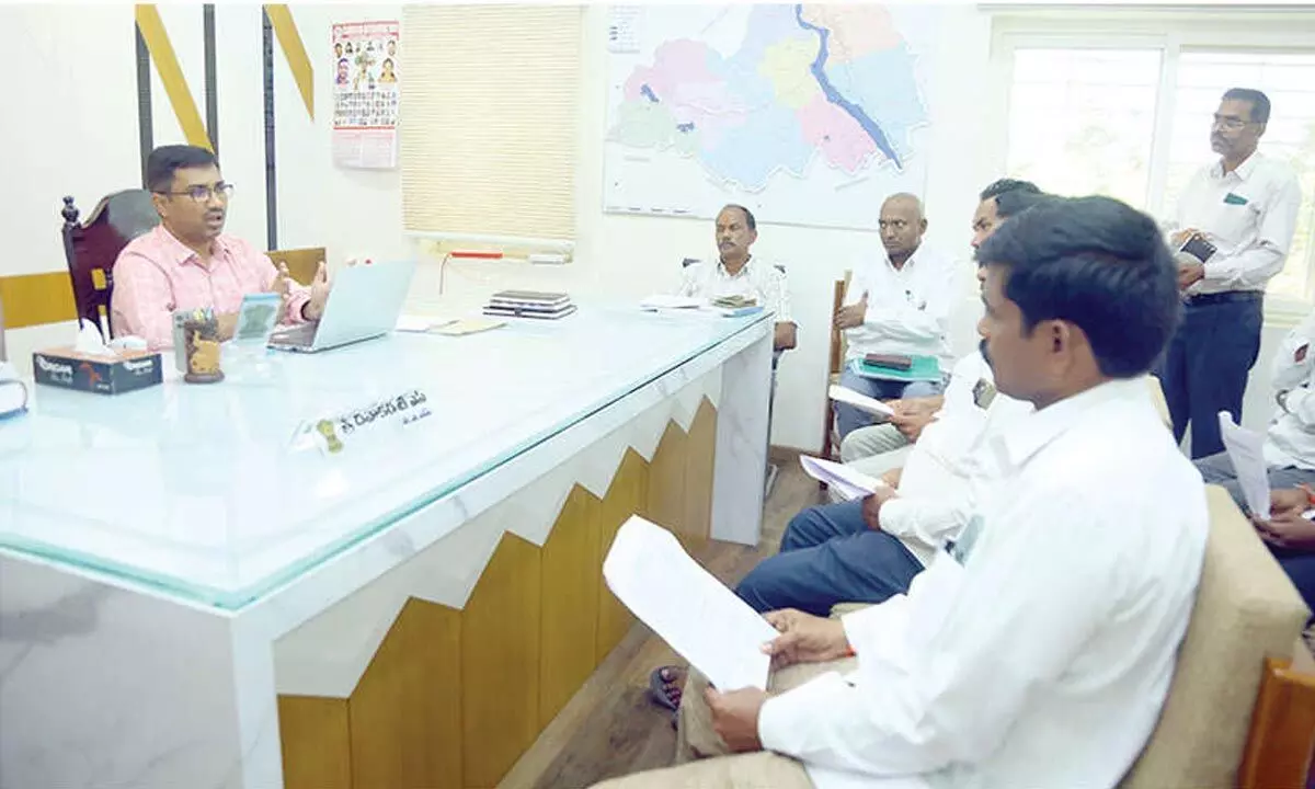 Collector holds meeting with parties on voters list