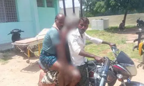No ambulance: Sons carry father’s body on bike