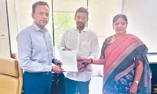 Padmasri, Rakesh lodge complaint against BJP leaders