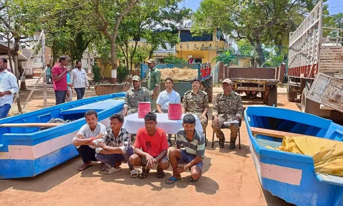 4 Maoists held for smuggling boats