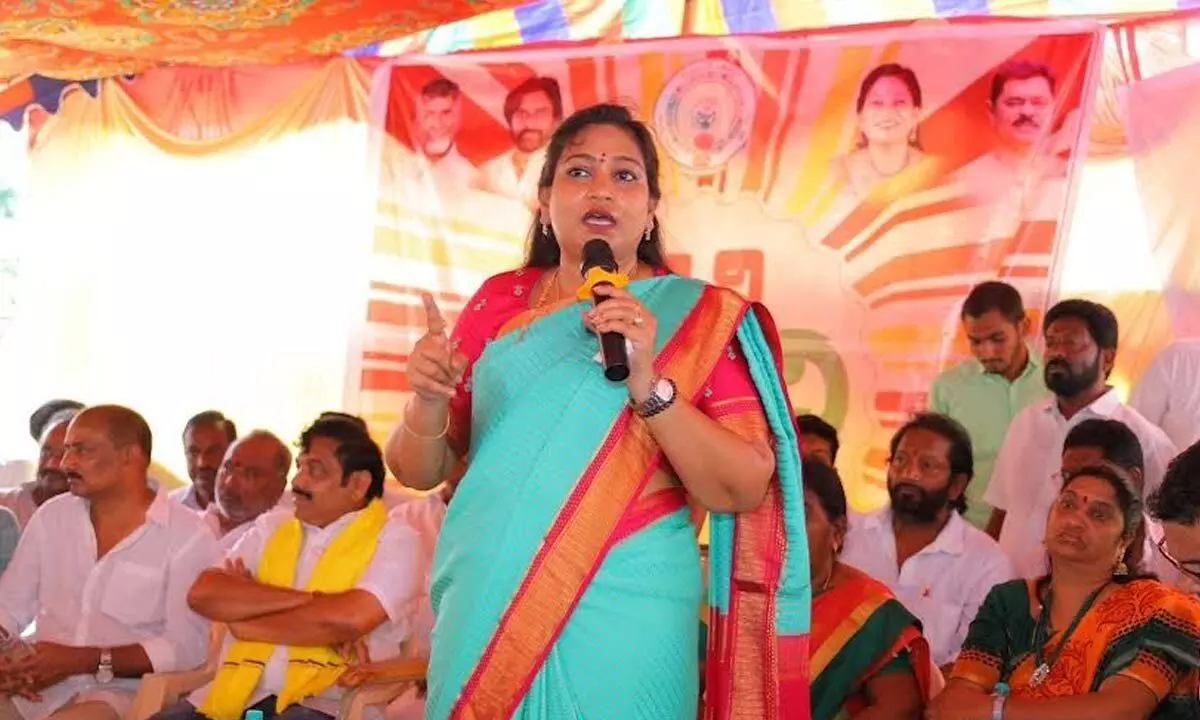 Home minister Vangalapudi Anitha speaking at the programme at Payakaraopeta in Anakapalli on Friday