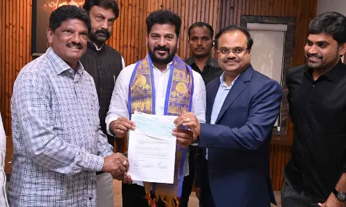 GRT Jewellers Donates Rs 25 Lakh to CM Relief Fund for Flood Victims