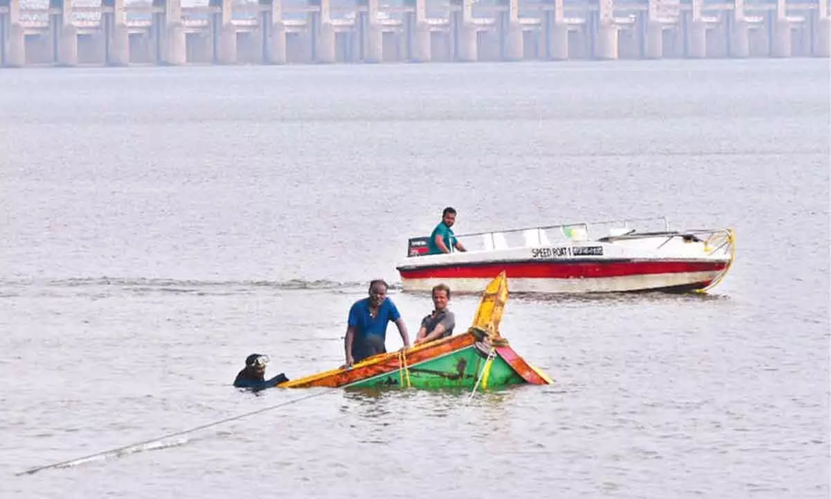 Three boats removed from Krishna at Prakasam barrage