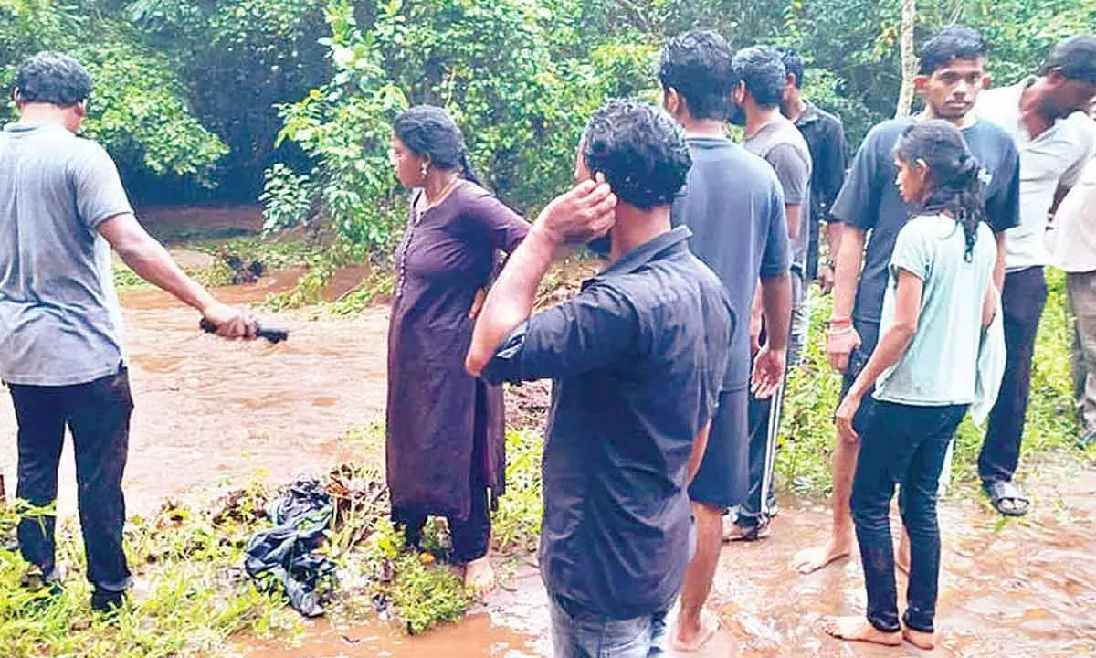 3 medicos go missing in Jalatarangini waterfall