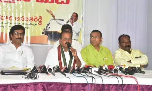 Kadari Anantha Reddy addressing the media on Sunday