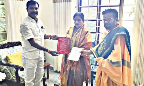 EO Purendhar kumar invites CS Shantha Kumari and former MLA Sampath Kumar