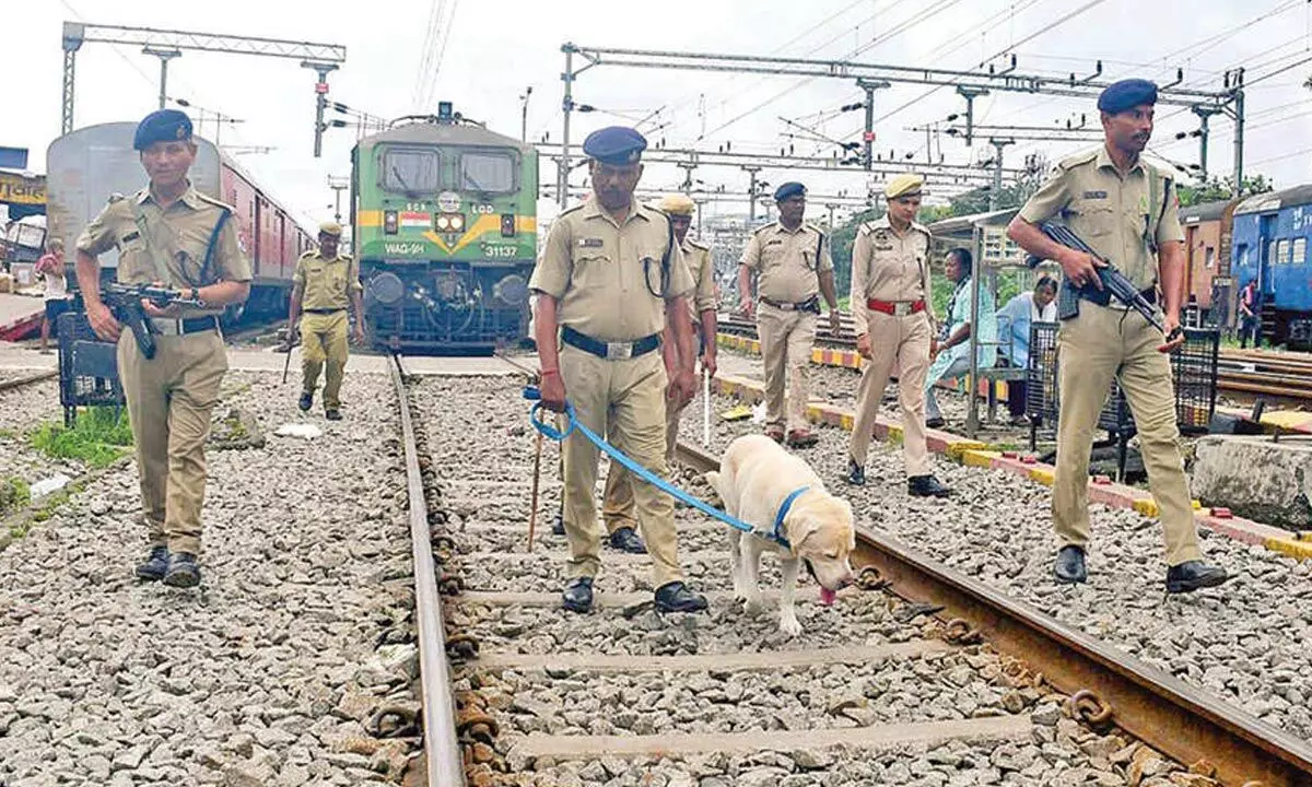 3 Rly staff sabotaged Guj tracks for promotions