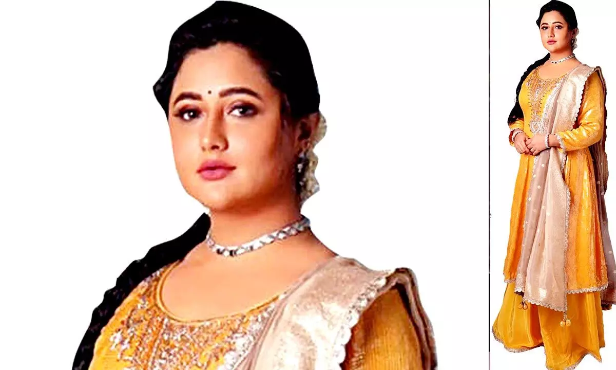 Rashami Desai flaunts her ‘desi’ look as Navratri gets closer