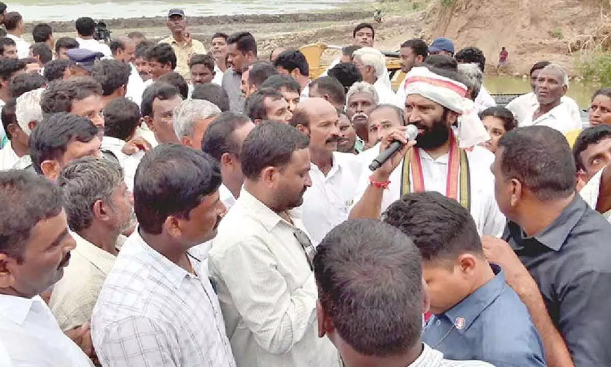 Uttam slams BRS for Sagar canal’s plight