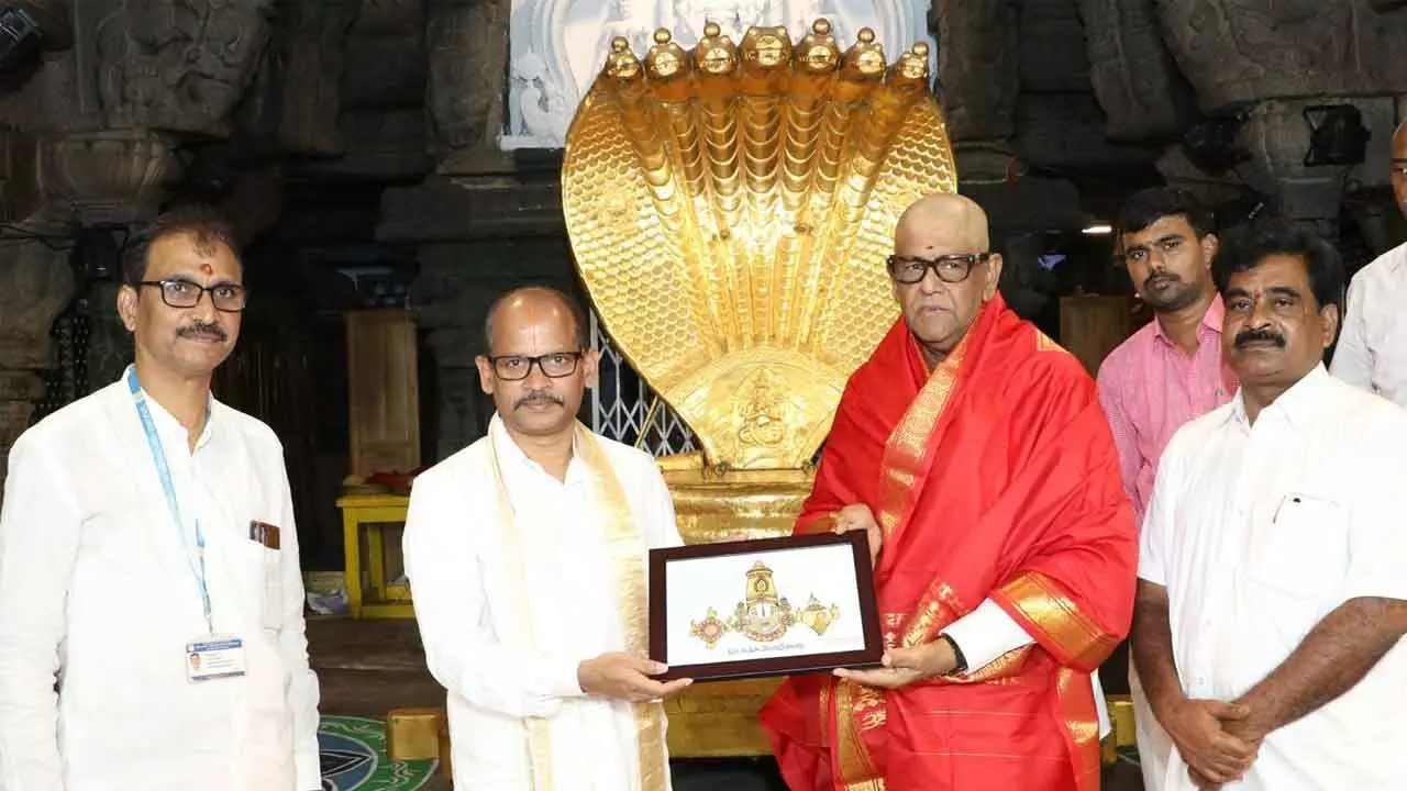 Endowments Minister worships Lord Venkateswara