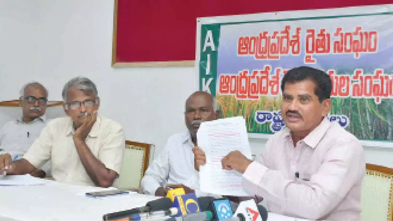 Farmers’ associations demand compensation for tenant farmers