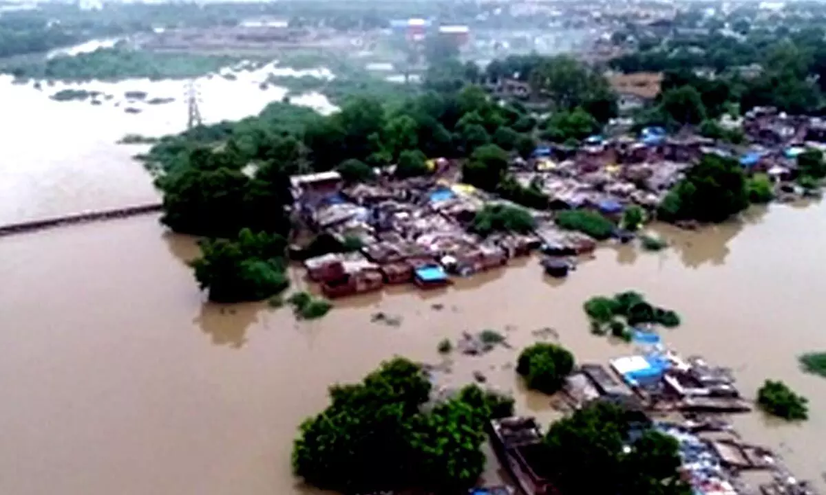 After flood fury, notices sent to encroachers along Vishwamitri River in Vadodara