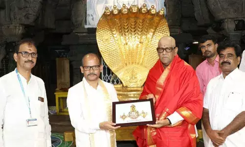 Endowments Minister worships Lord Venkateswara