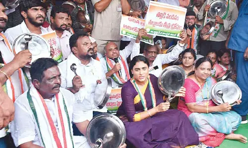 Sharmila demands govt to implement ‘Super Six’