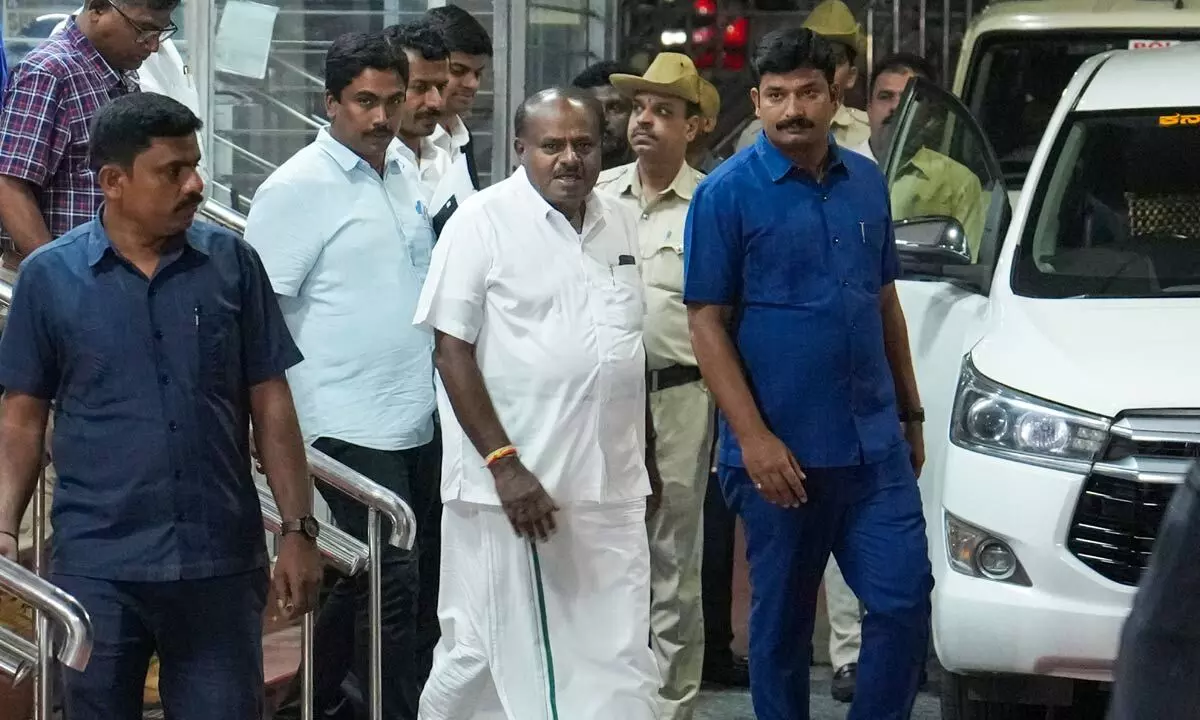 HDK questioned by Lokayukta police