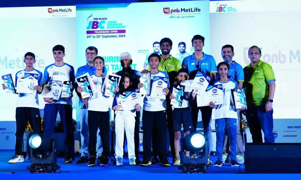 Celebrating Excellence: Chief Guests Honoring Victorious PNB MetLife JBC 2024 Champions of 8th Edition