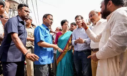 Repair of roads to start on war-footing: Kejriwal