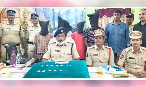 4-member gang arrested